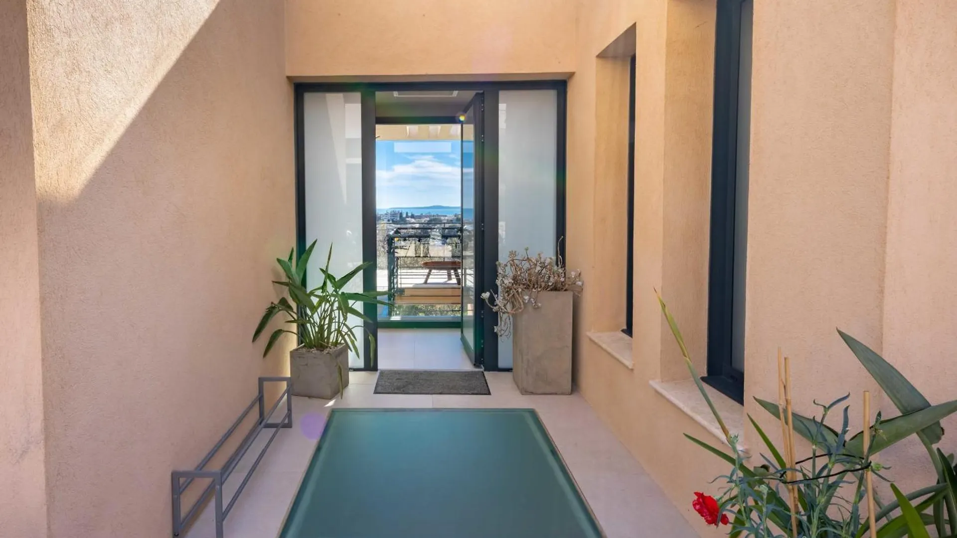 06Bk - Superb Contemporary Sea-View Villa Cagnes-sur-Mer