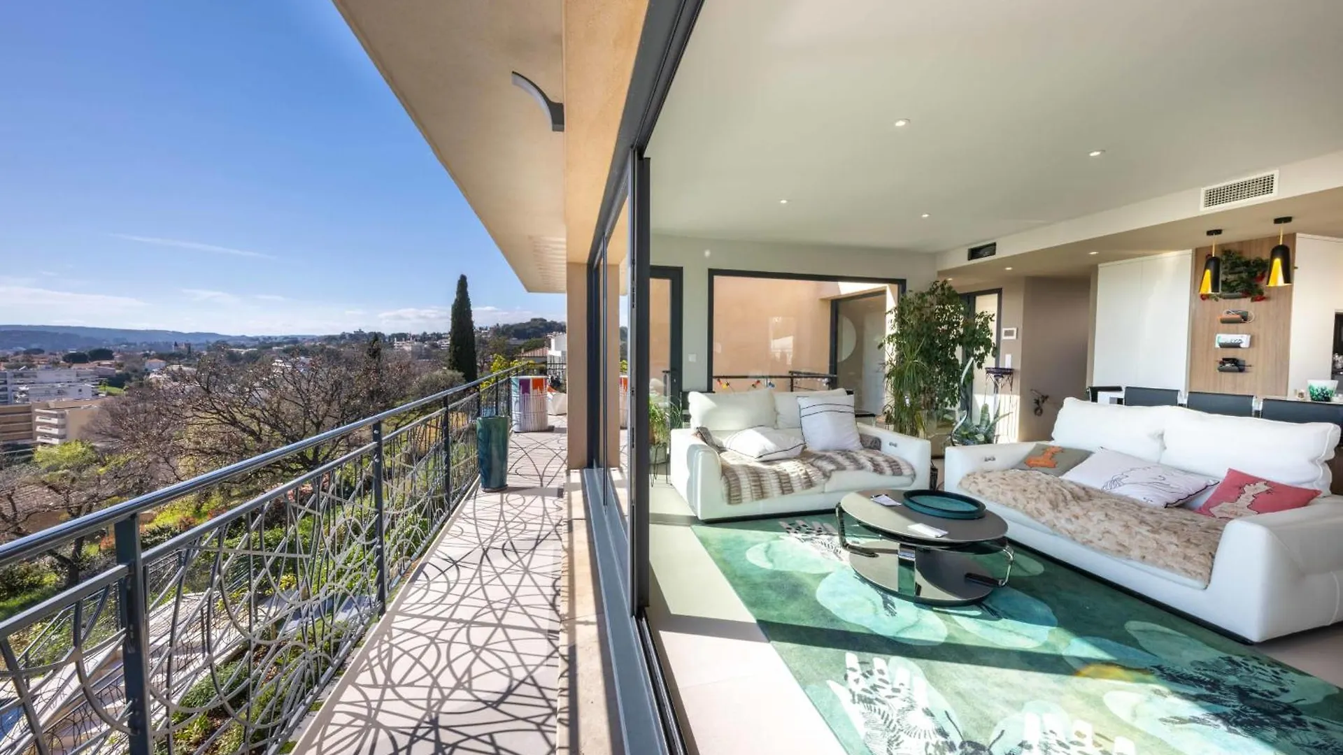 06Bk - Superb Contemporary Sea-View Villa Cagnes-sur-Mer