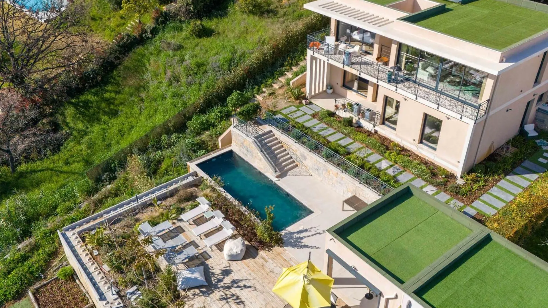 06Bk - Superb Contemporary Sea-View Villa Cagnes-sur-Mer
