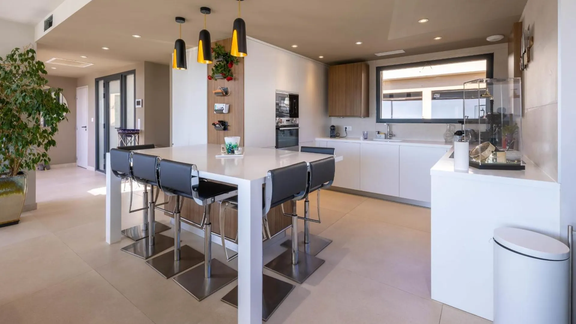 06Bk - Superb Contemporary Sea-View Villa Cagnes-sur-Mer France