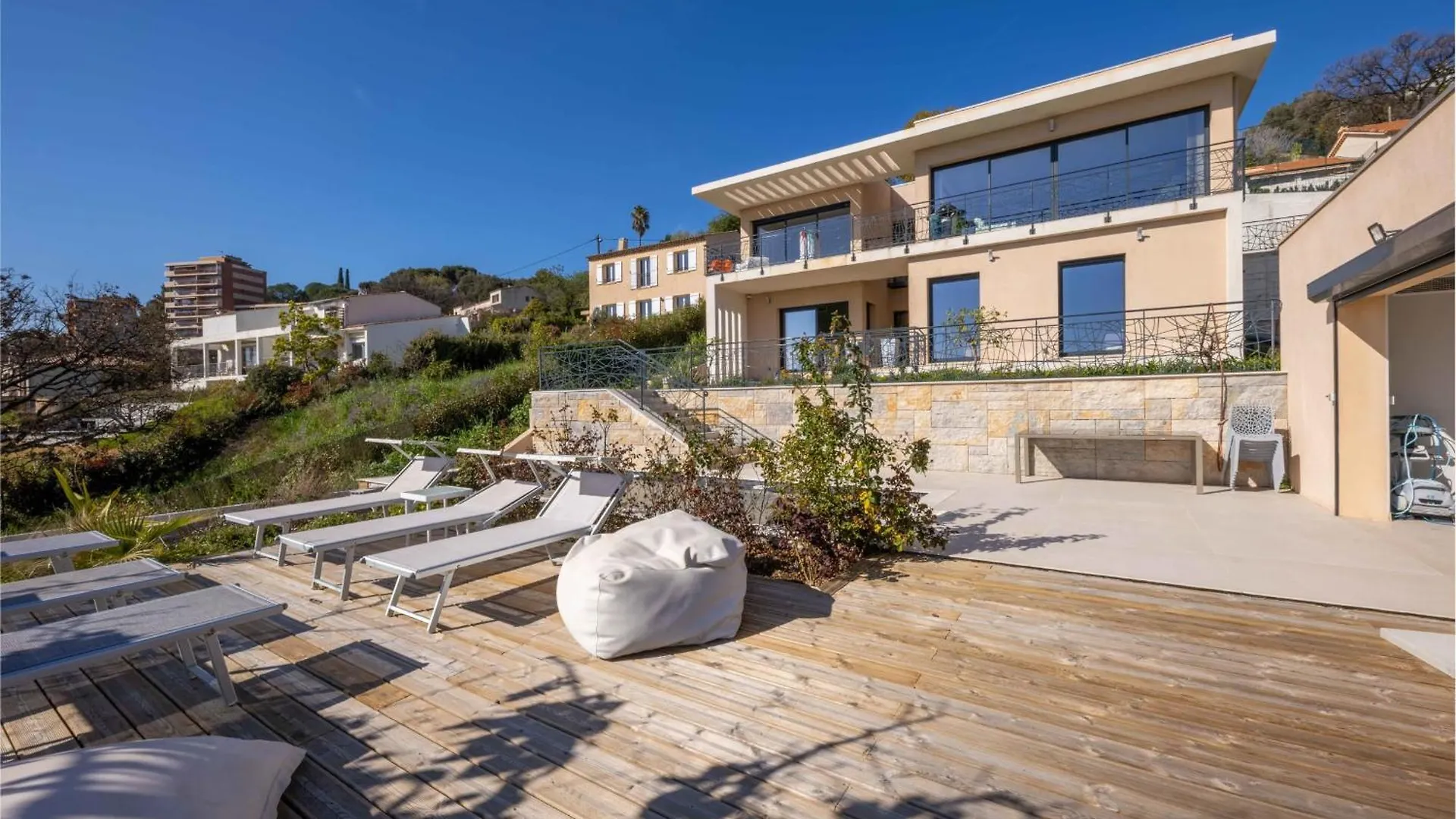 06Bk - Superb Contemporary Sea-View Villa Cagnes-sur-Mer
