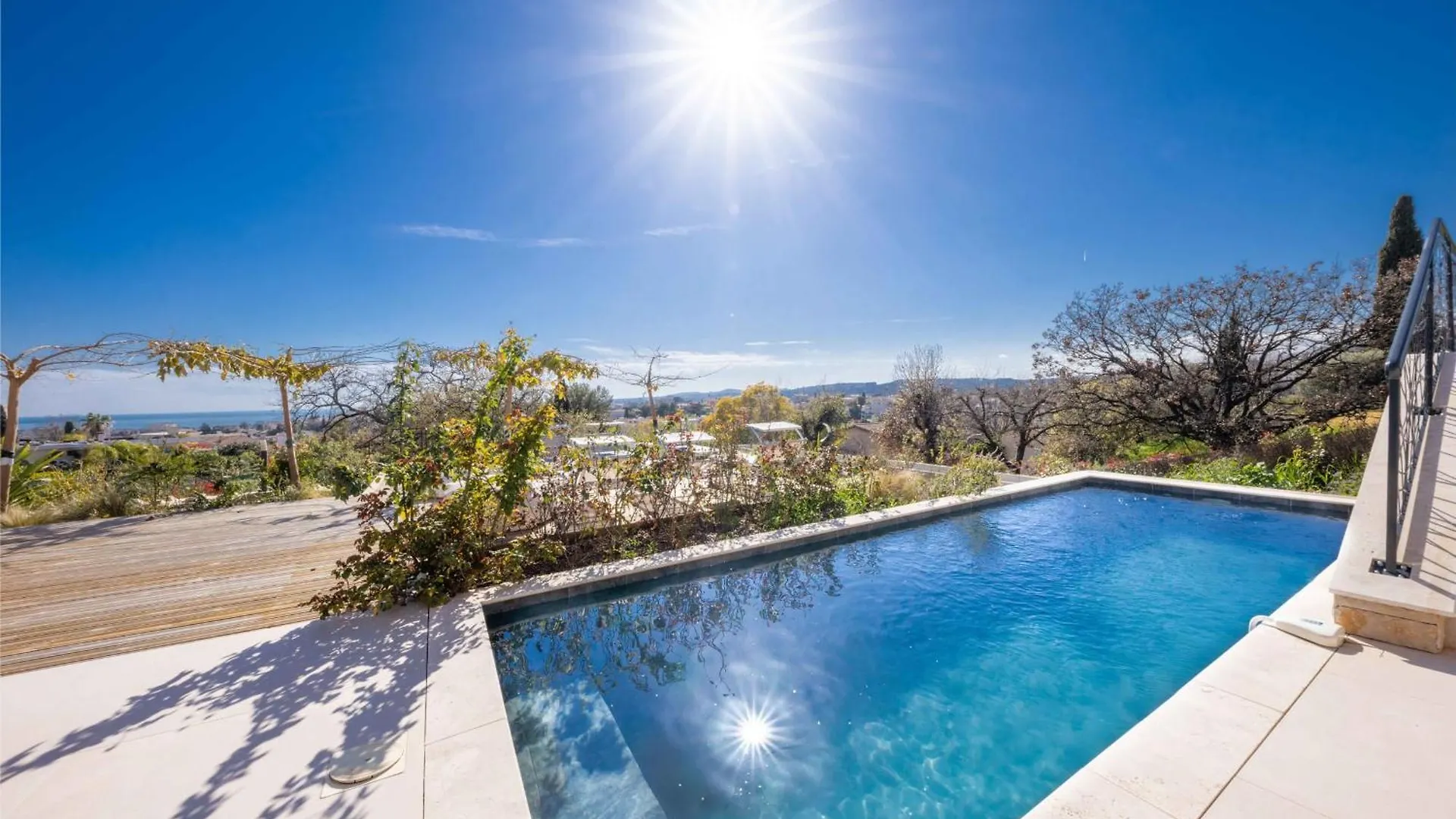 06Bk - Superb Contemporary Sea-View Villa Cagnes-sur-Mer France