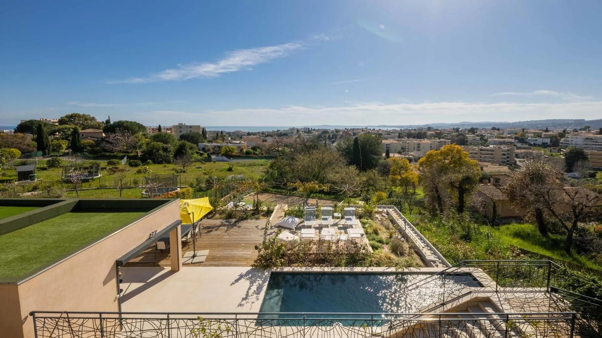 06Bk - Superb Contemporary Sea-View Villa Cagnes-sur-Mer